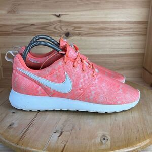 Nike One Roshe Pink & White Lace Up Sneaker Shoes Women’s Size 7.5
